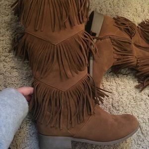 🎉🎉fringe boots